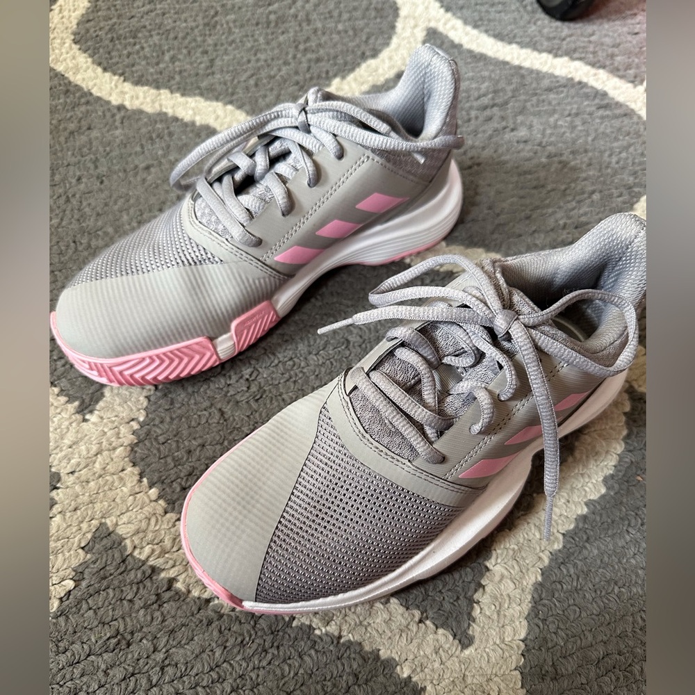 Brand New Nike tennis shoes- Size 3 Kids